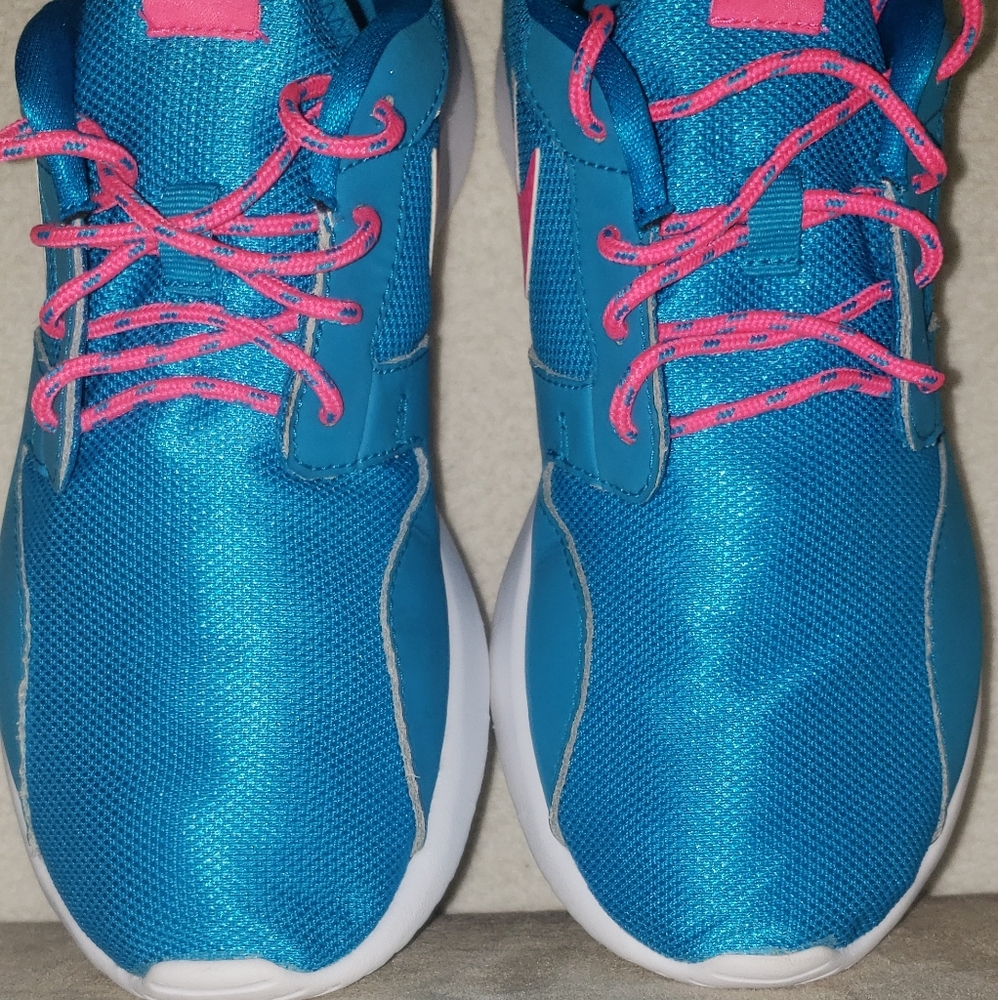 Nike Roshe - Picture 2 of 5